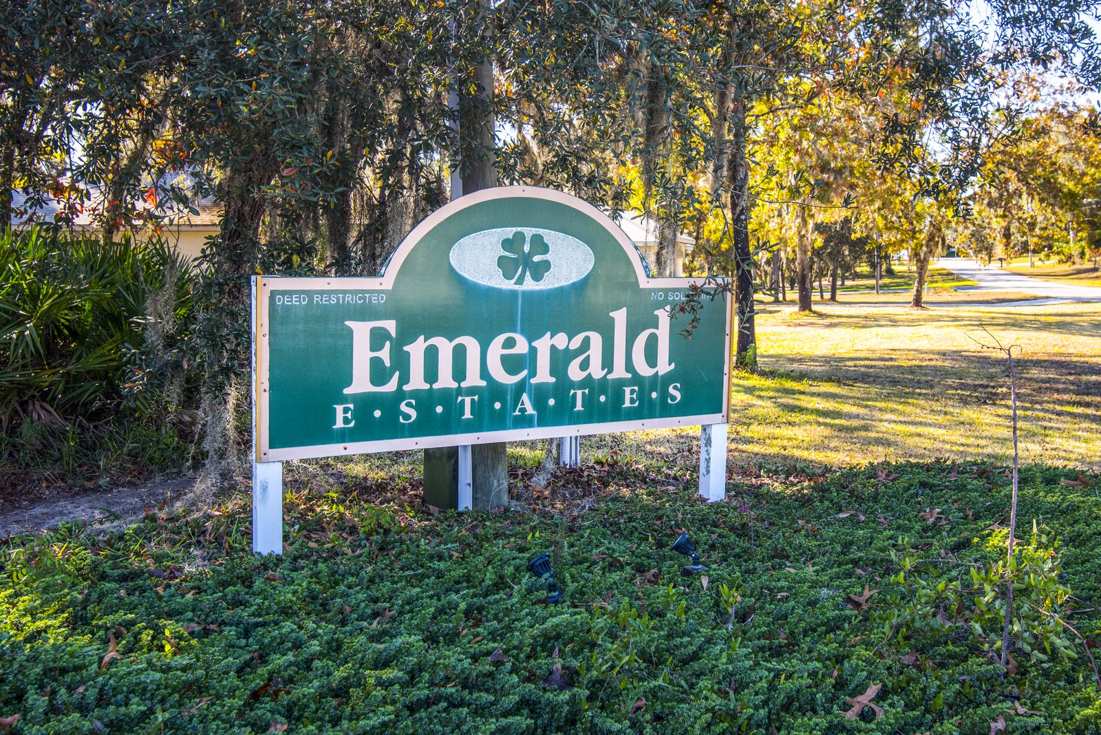 Emerald Estates entrance sign